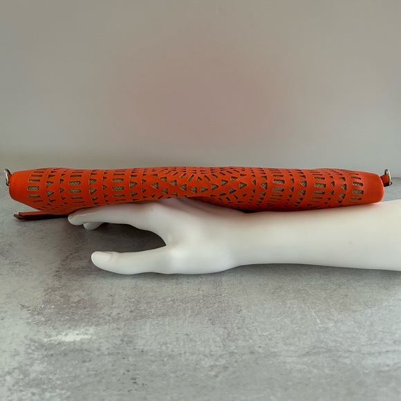 Stella & Dot Waverly Petite Convertible Crossbody Bag Natural Linen/Fresh Orange - Picture 13 of 16